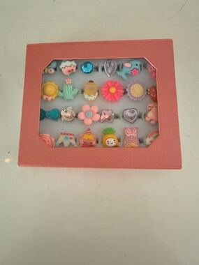 Kids Cute Multicolor Charm Rings Set - Pink Box. 24 adjustable rings.  Like New